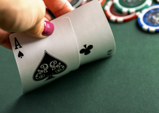 ブラックジャックを楽しもう！ルールから変わり種のテーブルまで解説